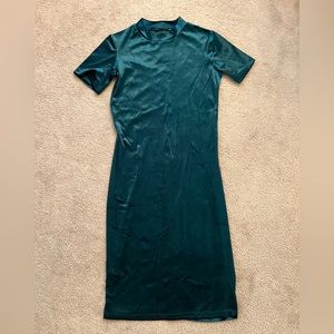 VELOUR MIDI DRESS